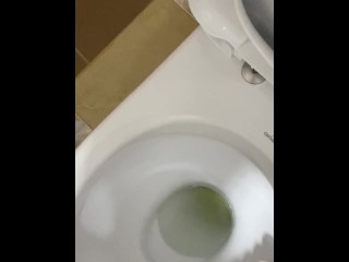 Homemade Guy Pissing So Sexy